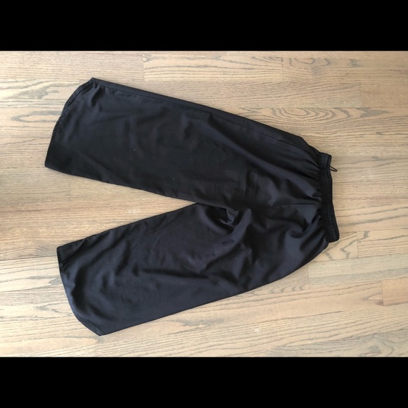 Black elastic flowy pants - Picture 4 of 5